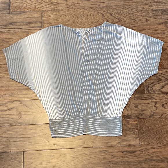 Medium Gray & White Vertical Stripe T-Shirt - Picture 2 of 3